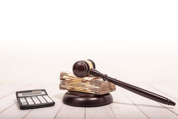 Sen de İstersen Gidebilirsin - Fiili Fesih ve İhbar Tazminatının Şartları ve Hukuksal Dayanakları